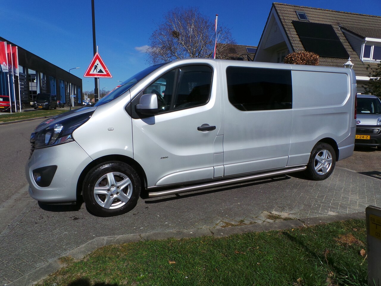 Opel Vivaro - 1.6 CDTI L2H1 DC Edition EcoFlex Airco,Cruise,Navi,Pdc,Trekhaak - AutoWereld.nl