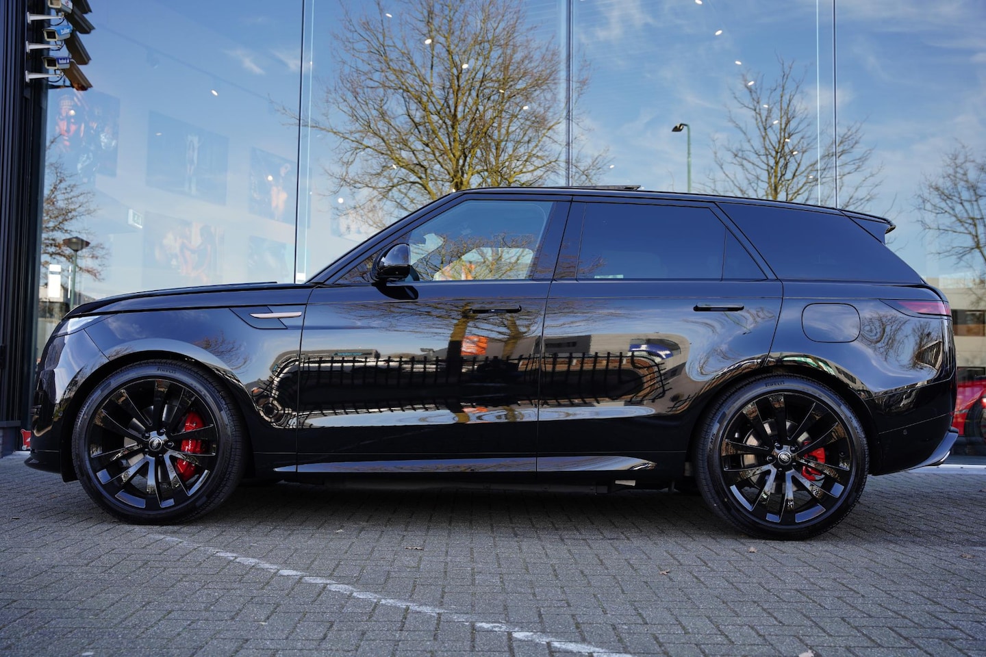 Land Rover Range Rover Sport - P 460 E Dynamic GERESERVEERD - AutoWereld.nl