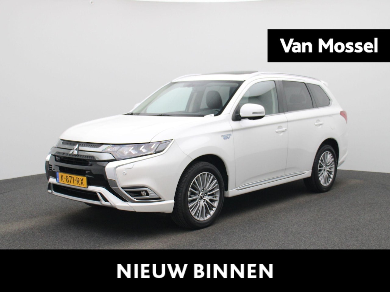 Mitsubishi Outlander - 2.4 PHEV Intense+ | CAMERA | NAVIGATIE | STOELVERWARMING | SCHUIF-KANTELDAK - AutoWereld.nl