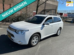 Mitsubishi Outlander - 2.0 PHEV Business Edition LEUKE AUTO RIJDT EN SCHAKELT GOED