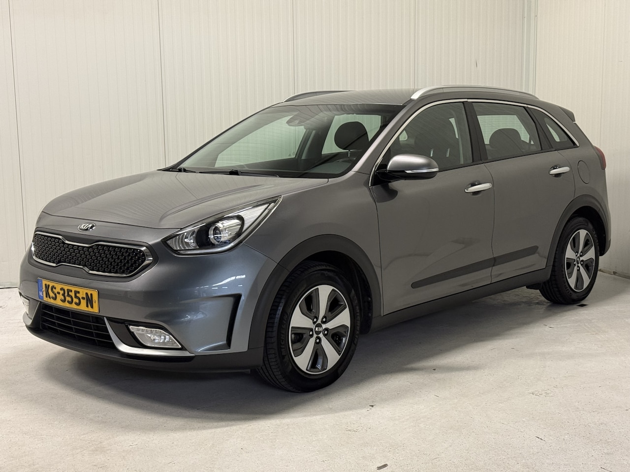 Kia Niro - 1.6 GDi Hybrid First Edition // TREKHAAK // 2e EIGENAAR // - AutoWereld.nl