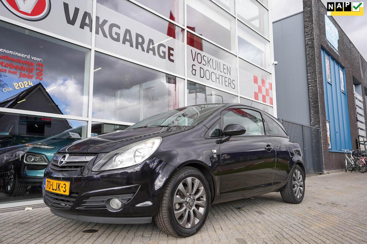 Opel Corsa - 1.4-16V '111' Edition Automaat - AutoWereld.nl