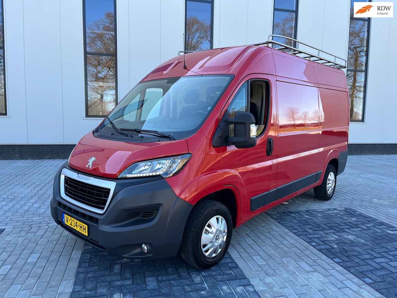 Peugeot Boxer - 330 2.0 BlueHDI L2H2 Premium Pack 330 2.0 BlueHDI L2H2 Premium Pack - AutoWereld.nl