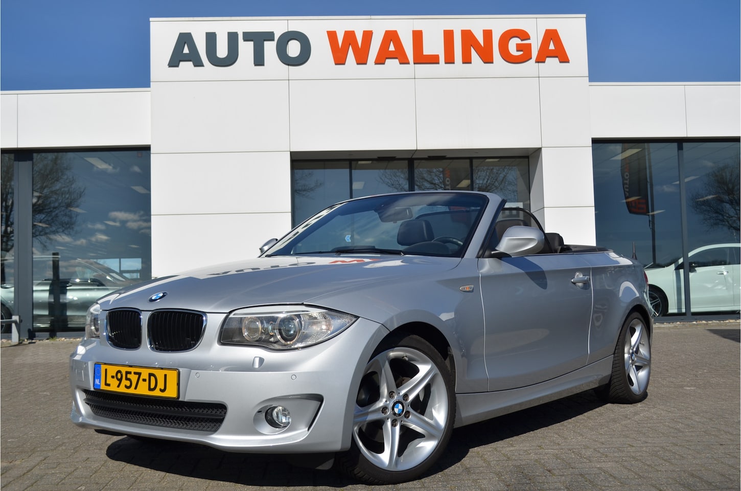 BMW 1-serie Cabrio - 118i High Executive Xenon | Leer | Stoelverwarming | Keyless | Navi | Cruise | Trekhaak af - AutoWereld.nl