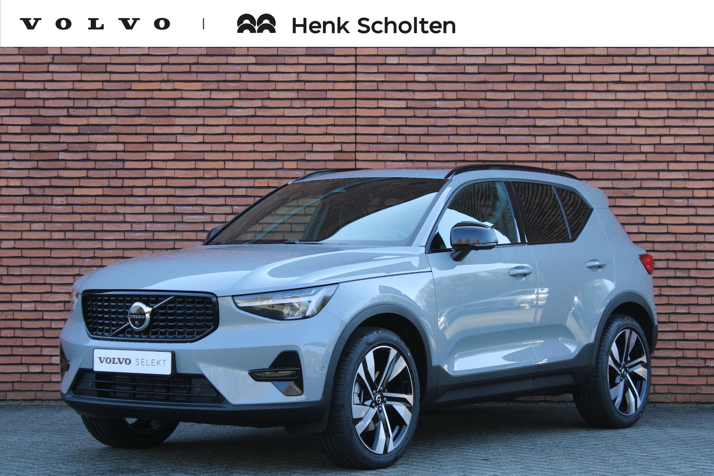 Volvo XC40 - B4 Plus Dark | Harman/Kardon Audio installatie | verwarmbare voorstoelen | verwarmbaar stu - AutoWereld.nl