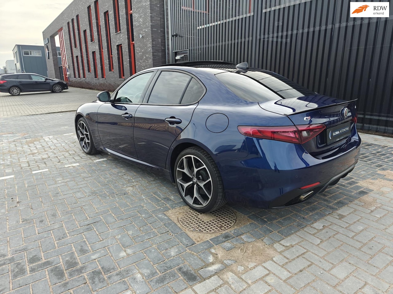 Alfa Romeo Giulia - 2.0 T AWD Veloce - SCHUIFDAK - 19'' - SPORTSTOELEN - AutoWereld.nl