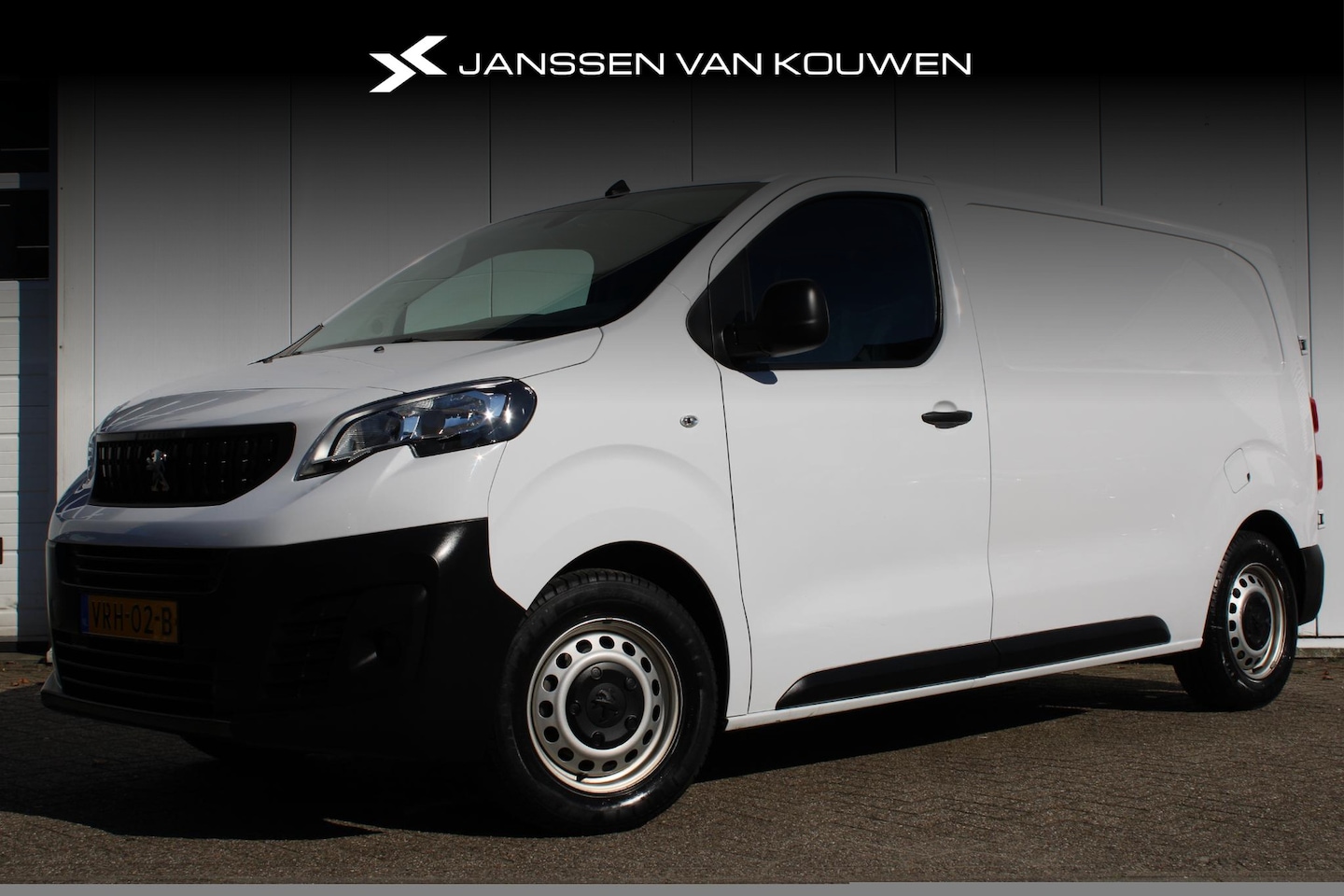 Peugeot Expert - 1.5 BlueHDI 100 pk L2 Premium Navigatie / Parkeersensoren / Cruise-Control - AutoWereld.nl