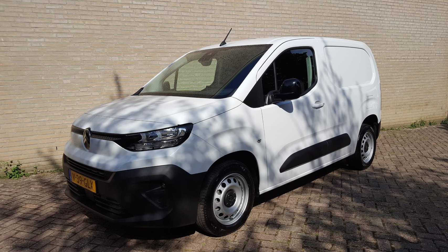 Citroën Berlingo - Van 100PK Diesel demo *EURO-6* géén B.P.M. belasting..!! - AutoWereld.nl