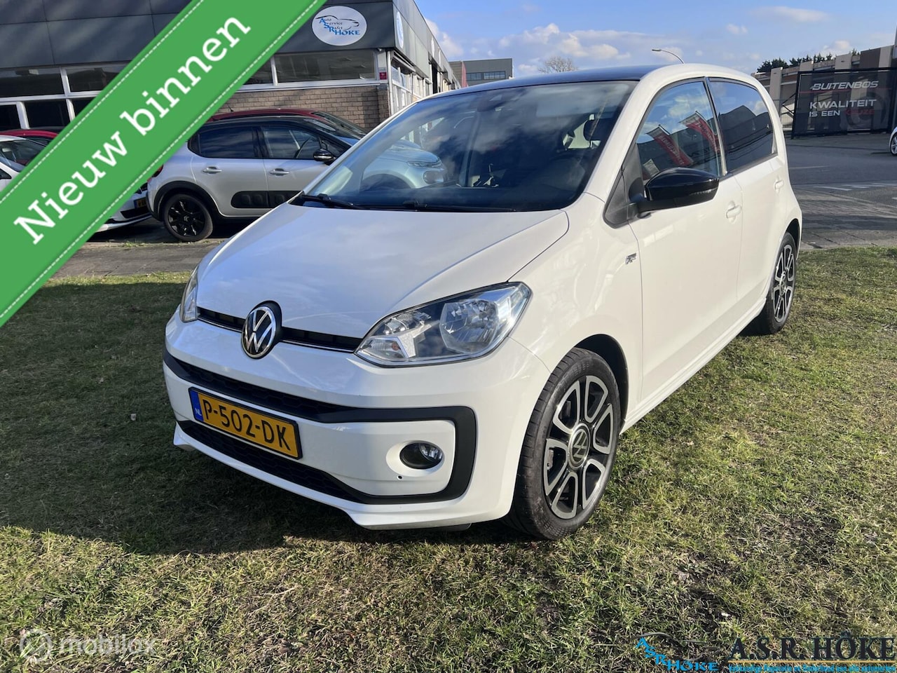 Volkswagen Up! - 1.0 R-Line| Airco | Achteruitrijcamera | Parkeersensor Achter - AutoWereld.nl