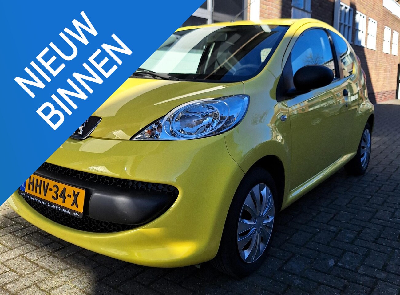 Peugeot 107 - 1.0-12V XR Geel  Nw Apk Lage KM Zeer Mooi - AutoWereld.nl