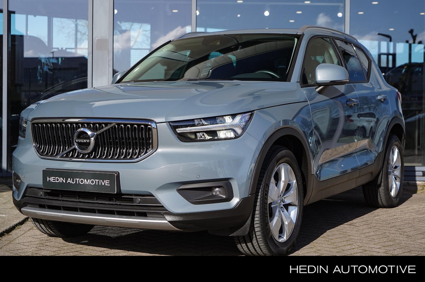 Volvo XC40 - 1.5 T2 Business Pro | Automaat | Stoel + Stuurverwarming | Parkeercamera | Keyless entry | - AutoWereld.nl