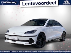 Hyundai IONIQ 6 - First Edition AWD 77 kWh met Panoramisch schuifdak, 20 inch Lichtmetalen velgen en 4 Wheel