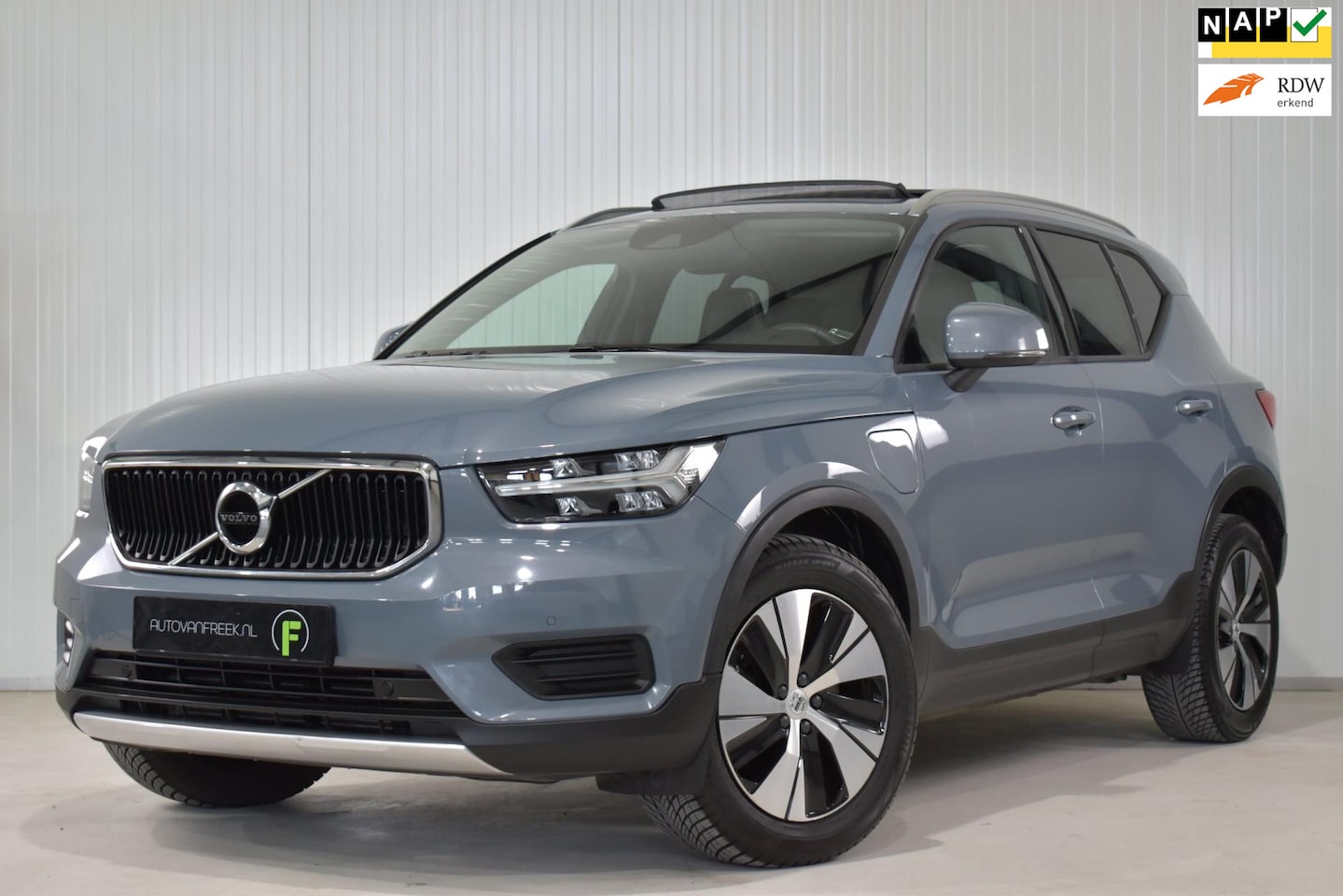 Volvo XC40 - 1.5 T5 Recharge Inscription | PANO | ACC | ELEK STOELEN | CAMERA | 1E EIG | DEALER | KEYLE - AutoWereld.nl