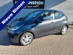 Toyota Aygo - 1.0 VVT-i x-play Automaat met 39.215 km | Airco | LM Velgen | Camera | Mistlampen voor | R