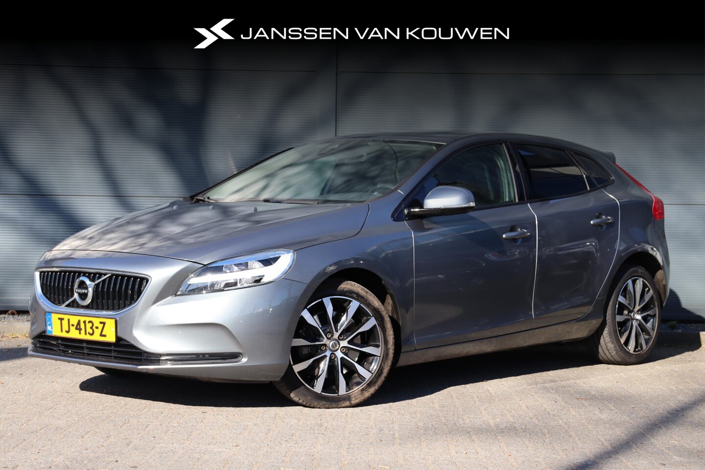 Volvo V40 - 1.5 T3 Dynamic Edition AUT | Full LED | Navigatie | - AutoWereld.nl