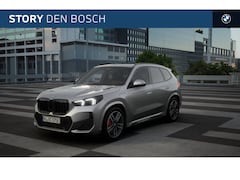 BMW X1 - xDrive25e M Sport Automaat / Panoramadak / Trekhaak / Sportstoelen / Adaptieve LED / Comfo