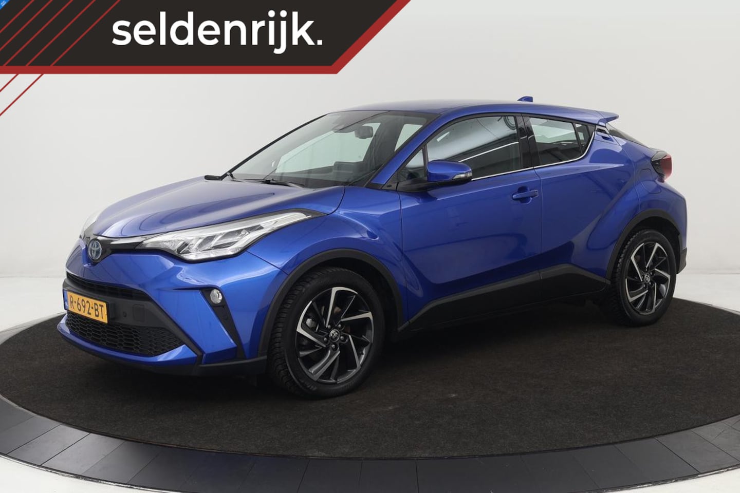 Toyota C-HR - 1.8 Hybrid Dynamic | Carplay | Trekhaak | Adaptive cruise | Camera | Full LED | Navigatie - AutoWereld.nl