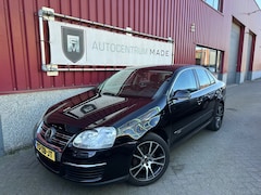 Volkswagen Jetta - 1.6 Comfortline // Clima // Trk.Hk //