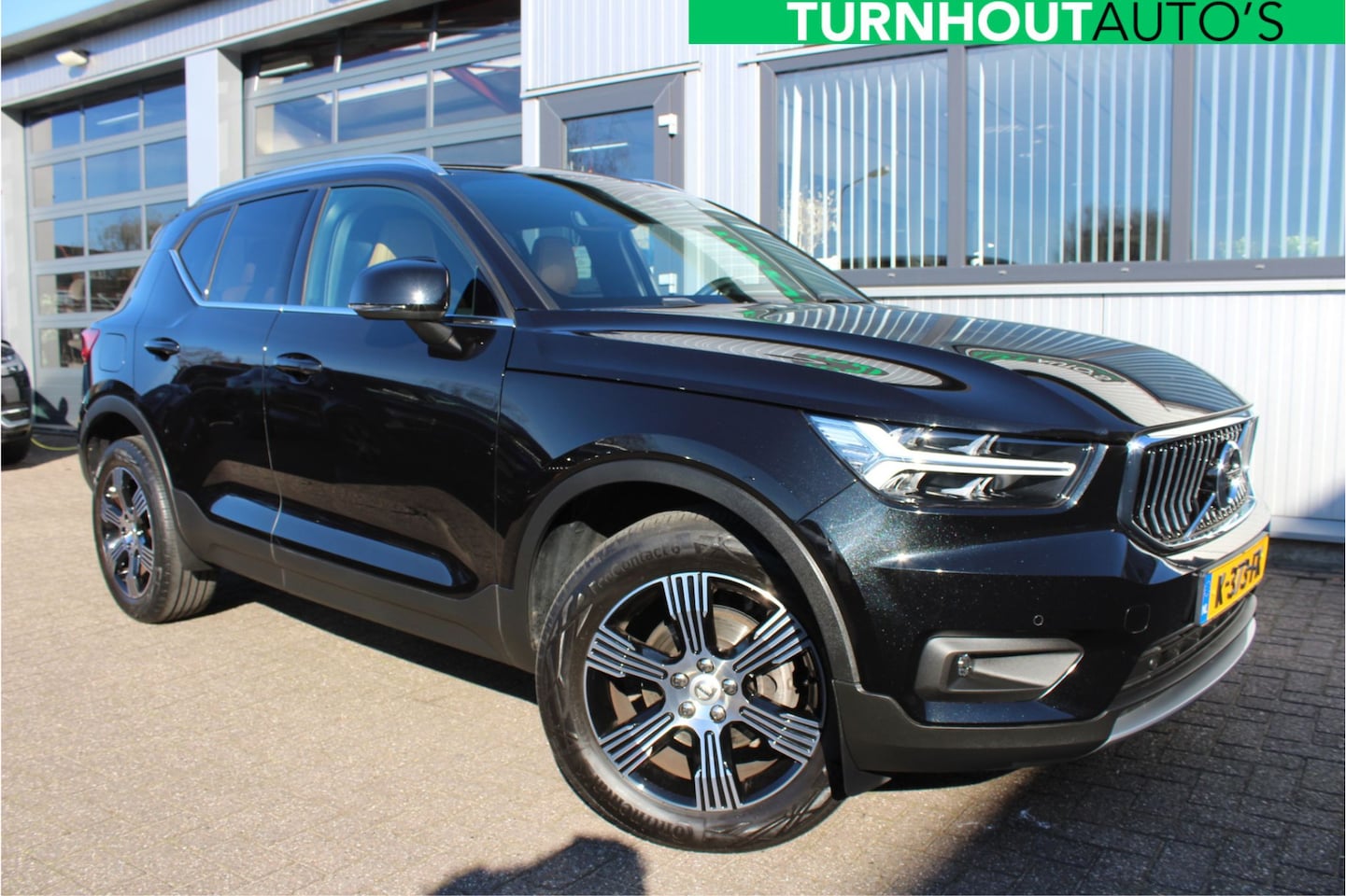 Volvo XC40 - 1.5 T2 Inscription Cam | Verwarmd stuur | Blis - AutoWereld.nl