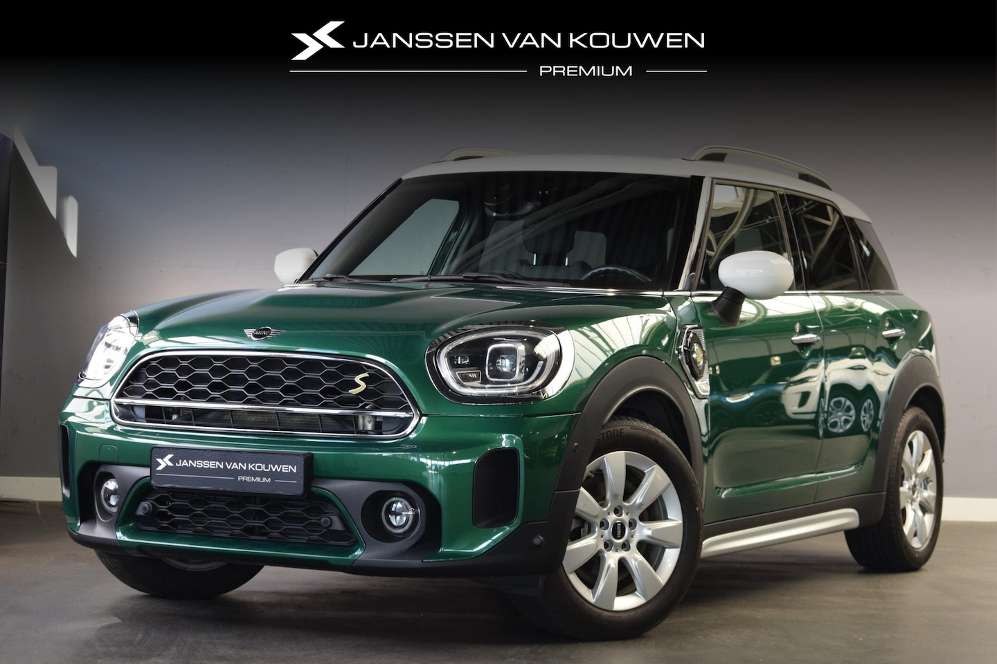 MINI Countryman - Mini 2.0 Cooper S E ALL4 / Apple Carplay / Stoelverwarming / Camera - AutoWereld.nl