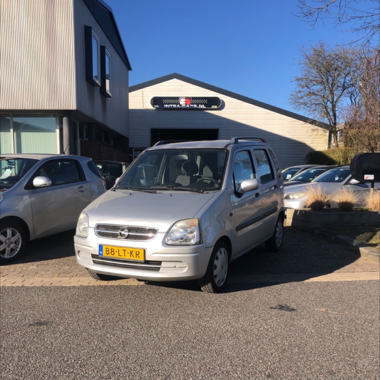 Opel Agila - 1.2-16V Comfort. Keurig Nette en goed rijdende Opel Agila. Nieuwe Apk bij aflevering. LET - AutoWereld.nl