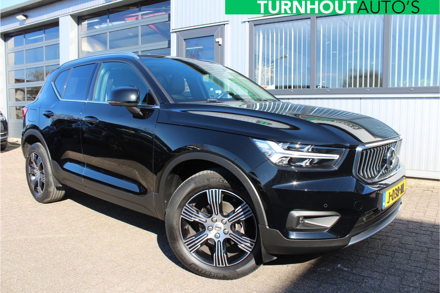 Volvo XC40 - 1.5 T2 Inscription 360 Cam | Verwarmd stuur | Blis - AutoWereld.nl