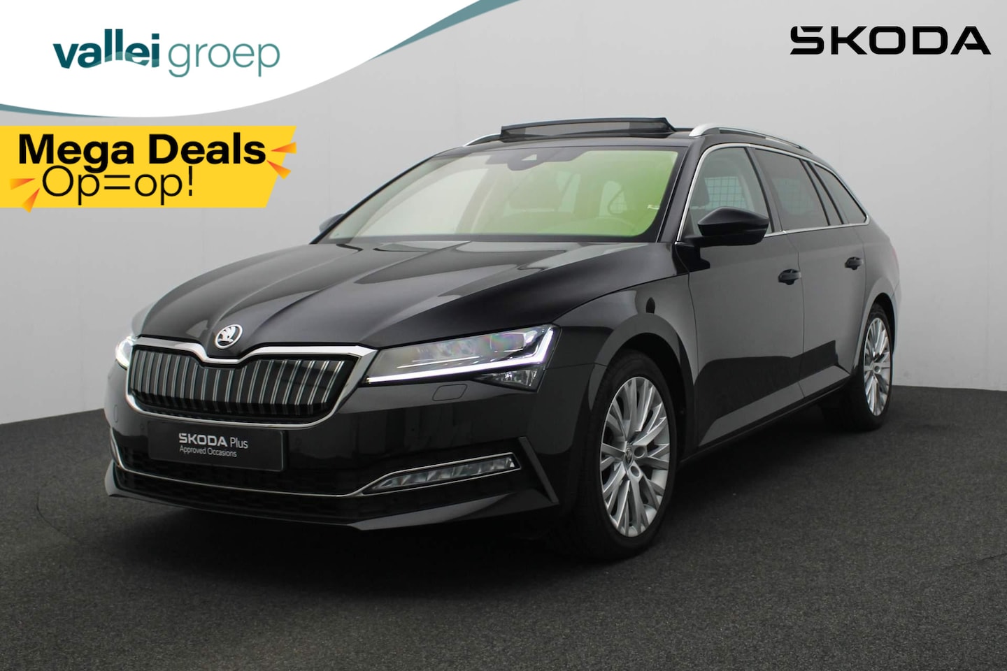 Skoda Superb Combi - 1.4 TSI 218PK DSG iV Style | Pano | Parkeersensoren voor/achter | Stoelverwarming | Cruise - AutoWereld.nl