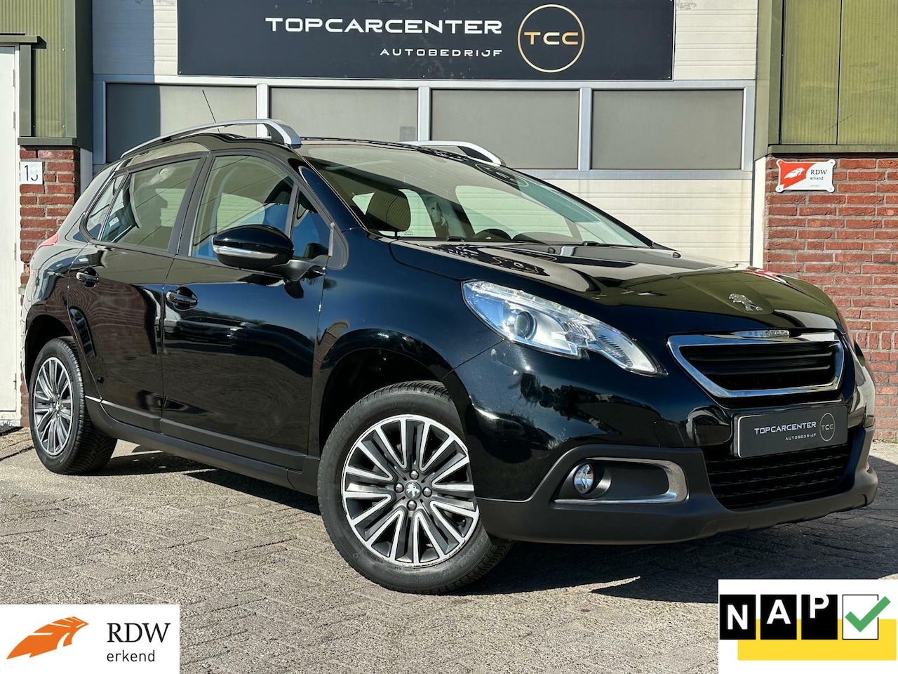 Peugeot 2008 - 1.2 PureTech Active/PANO/PARKS/NAVI/APK/NAP - AutoWereld.nl