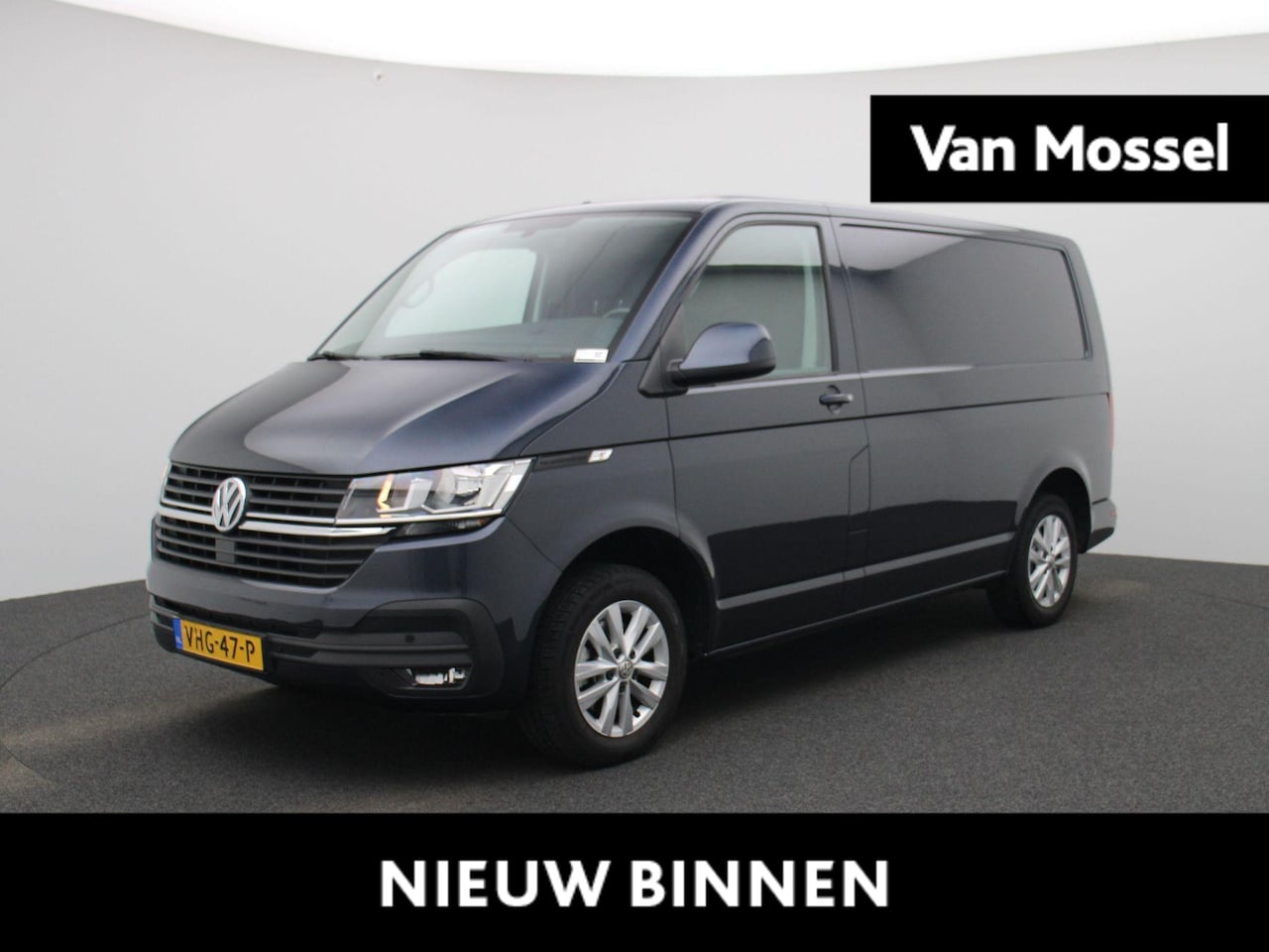 Volkswagen Transporter - 2.0 TDI L1H1 | Automaat | Trekhaak | Cruise control | Radio | Airco | Parkeerhulp voor + a - AutoWereld.nl