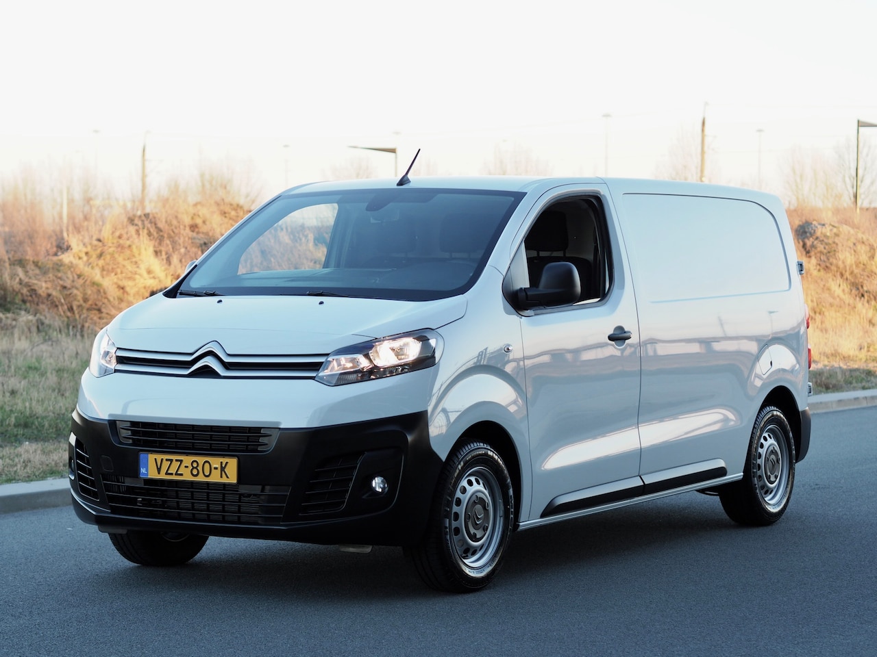 Citroën Jumpy - | L2 120 PK | 3 - ZITS | NAVIGATIE | CAMERA | EURO-6..!! - AutoWereld.nl