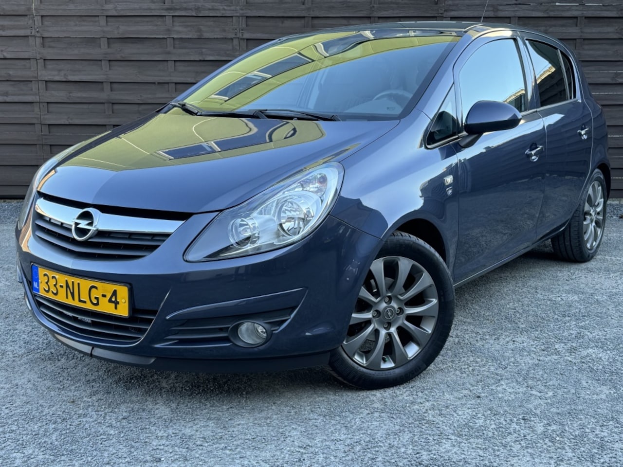 Opel Corsa - 1.4-16V '111' Edition 1.4-16V 111 Edition - AutoWereld.nl