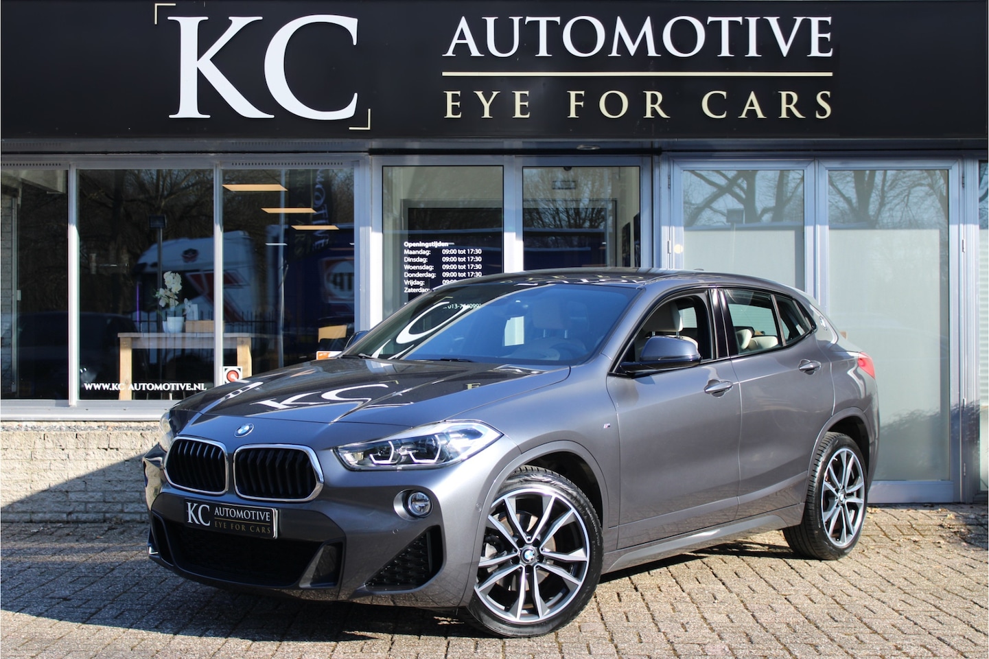 BMW X2 - sDrive18i High M-Sport | HuD | Leder | Sfeer - AutoWereld.nl