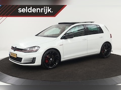 Volkswagen Golf - 2.0 TSI GTI | Panoramadak | Stoelverwarming | Adaptive cruise | Navigatie | Xenon | 19'' |