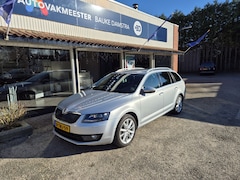 Skoda Octavia Combi - 1.2 TSI Greentech Elegance Businessline |Clima|Cruise|Stoelverwarming|Trekhaak|PDC|Navi|