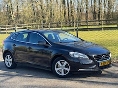 Volvo V40 - 2.0 D4 Momentum Business /Navi/Airco/