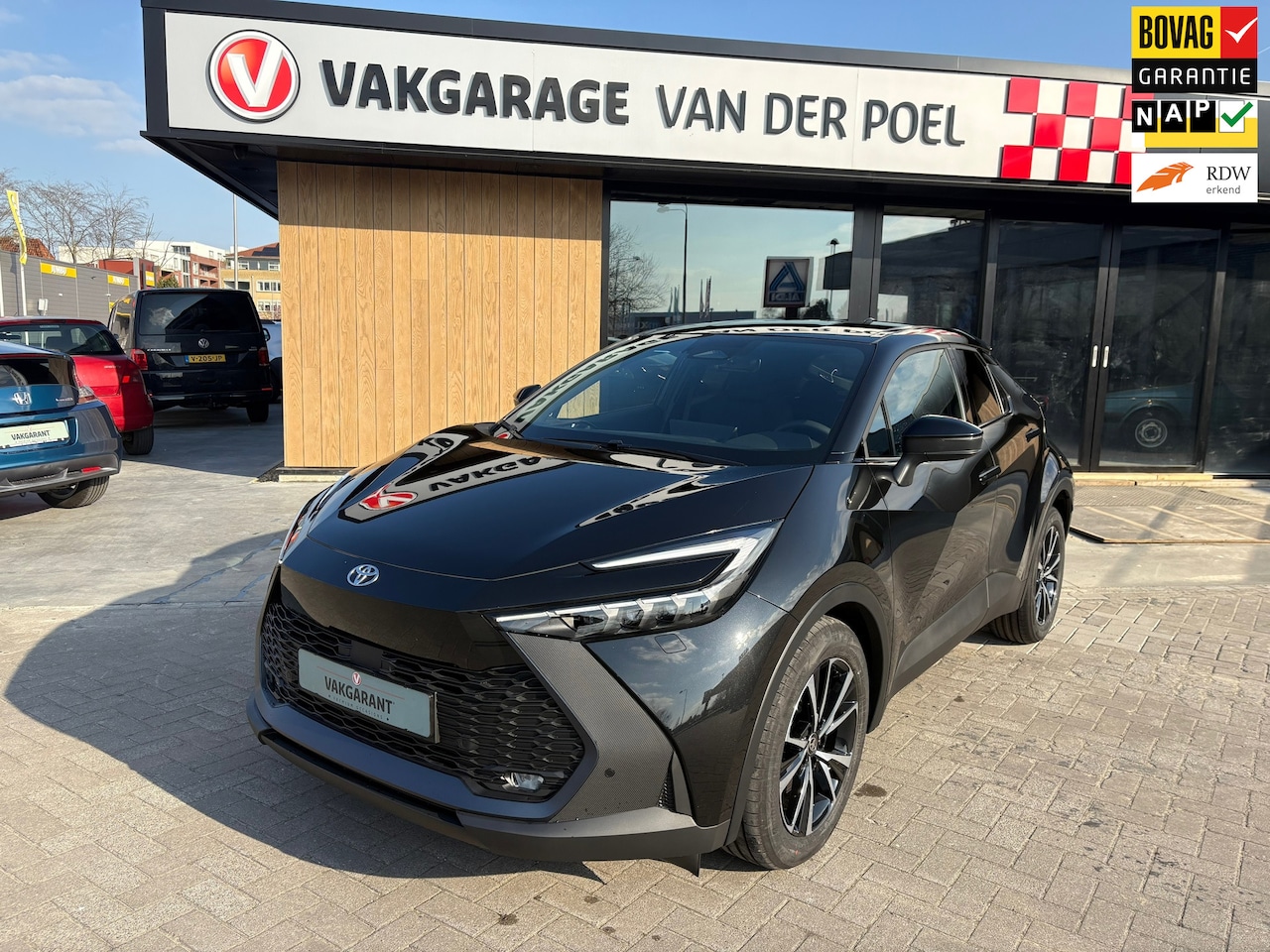 Toyota C-HR - 2.0 Plug-in Hybrid 220 Dynamic - AutoWereld.nl