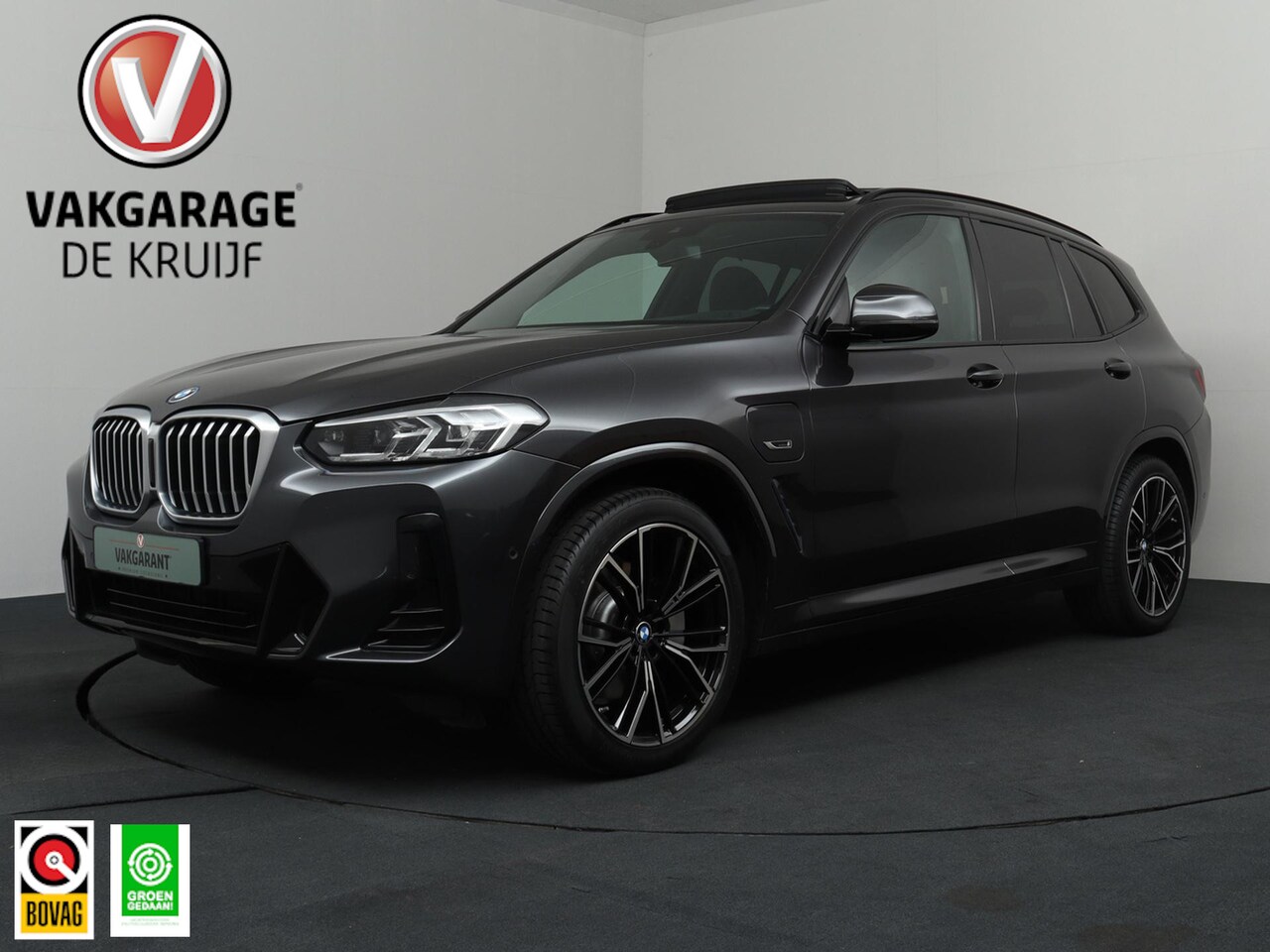 BMW X3 - xDrive30e NIEUW MODEL! M-Pakket 292PK! | HUD-Display | Wegklapbare Trekhaak | Elektrisch P - AutoWereld.nl
