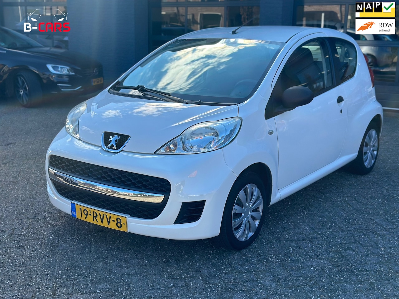 Peugeot 107 - 1.0-12V XR 1.0-12V XR - AutoWereld.nl