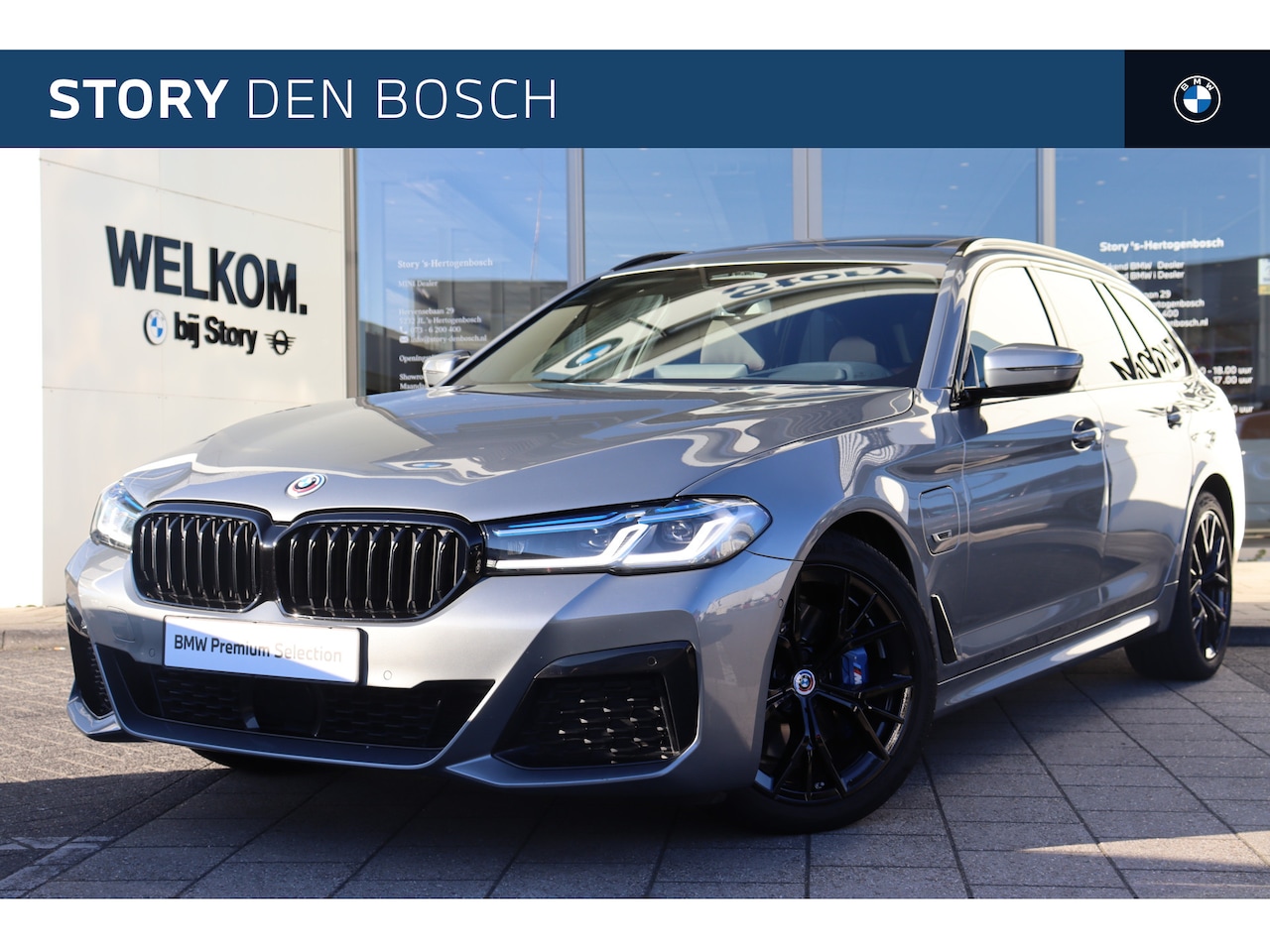 BMW 5-serie Touring - 530e High Executive M Sport Automaat / Panoramadak / Trekhaak / Verwarmd stuurwiel / Stoel - AutoWereld.nl