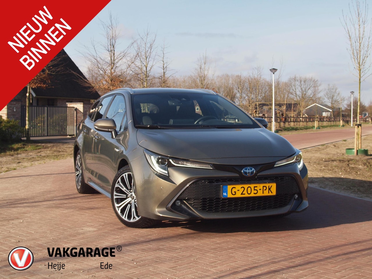 Toyota Corolla Touring Sports - 1.8 Hybrid Business Intro | Camera | Apple Carplay | Head-Up Display | Cruise Control | - AutoWereld.nl