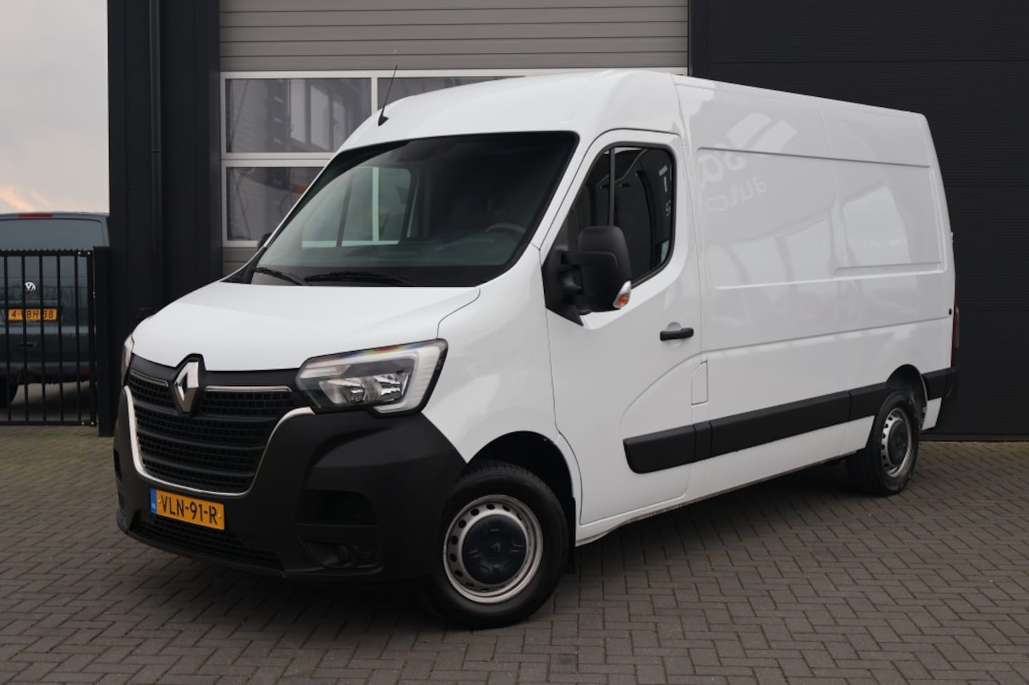 Renault Master - T35 2.3 dCi L2H2 T35 2.3dCi L2H2 Com. - AutoWereld.nl