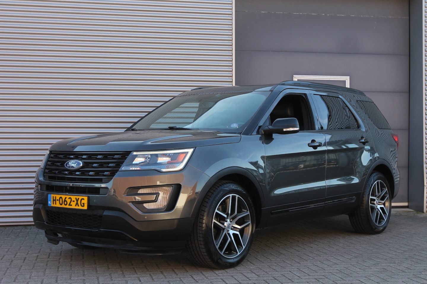 Ford Explorer - 3.5 V6 Sport I AUT. I 370 PK I 6 PERS. I PANO.DAK I LEDER - AutoWereld.nl