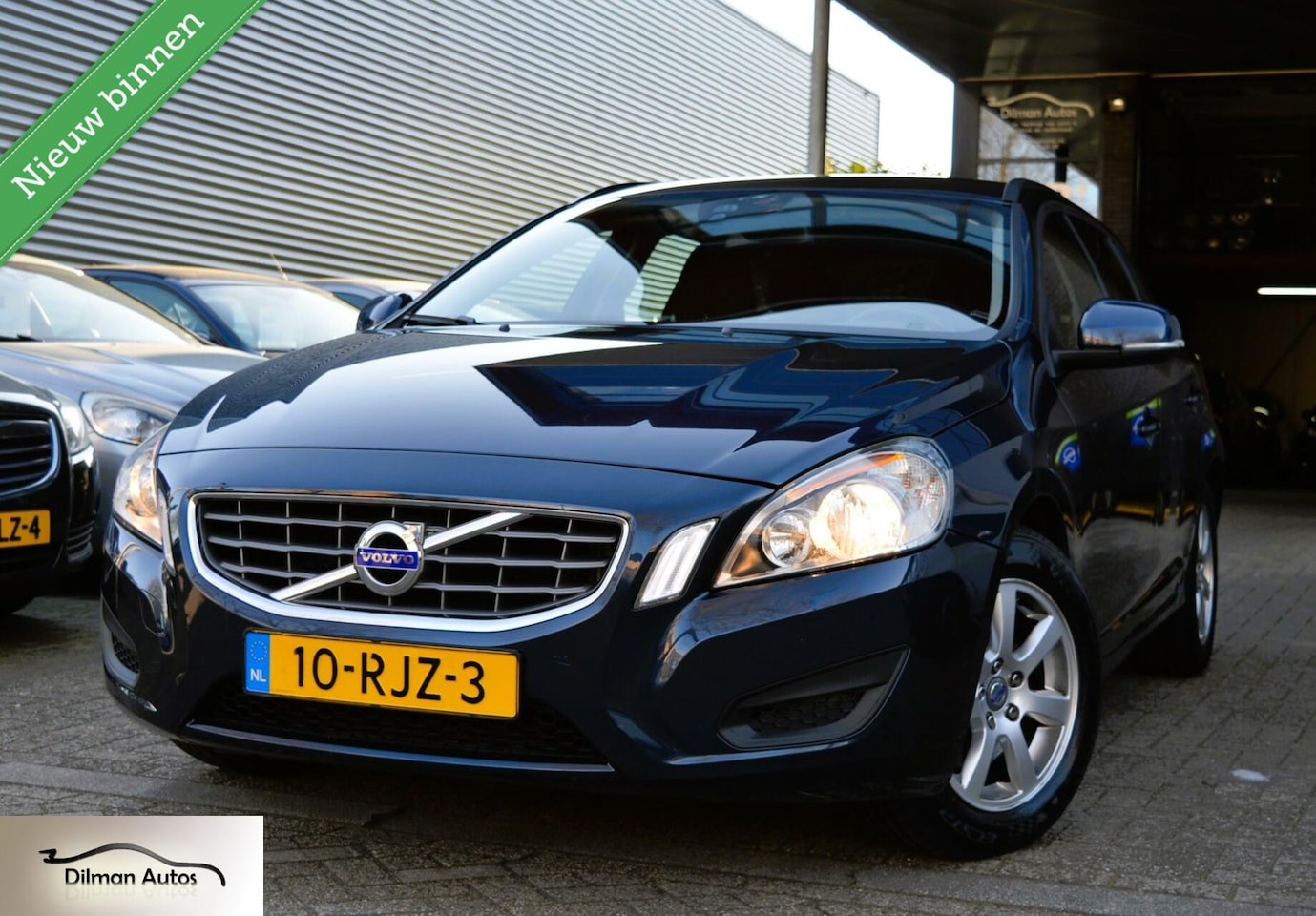 Volvo V60 - 1.6 T3 Kinetic/Airco/Cruise/Pdc/Navi/Trekhaak/Nap! - AutoWereld.nl