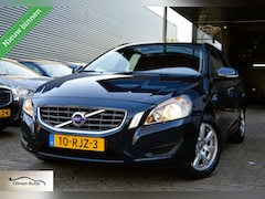 Volvo V60 - 1.6 T3 Kinetic/Airco/Cruise/Pdc/Navi/Trekhaak/Nap