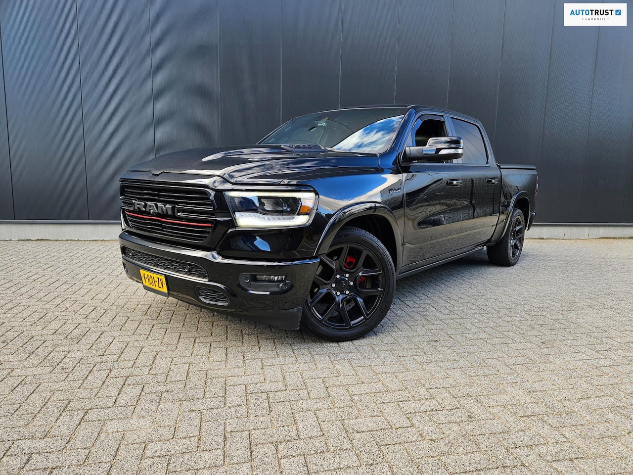 Dodge Ram 1500 - 5.7 V8 4x4 Laramie Crew Cab Limited Pano Luchtvering 360camera Lane assist - AutoWereld.nl