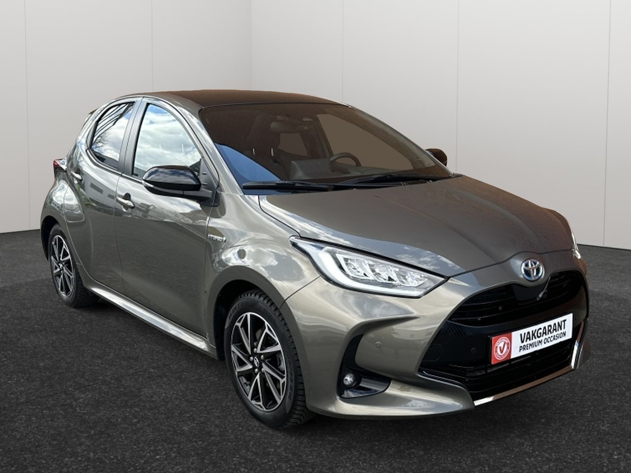 Toyota Yaris - 1.5 Hybride Style Panorama Half Leder Carplay Camera - AutoWereld.nl