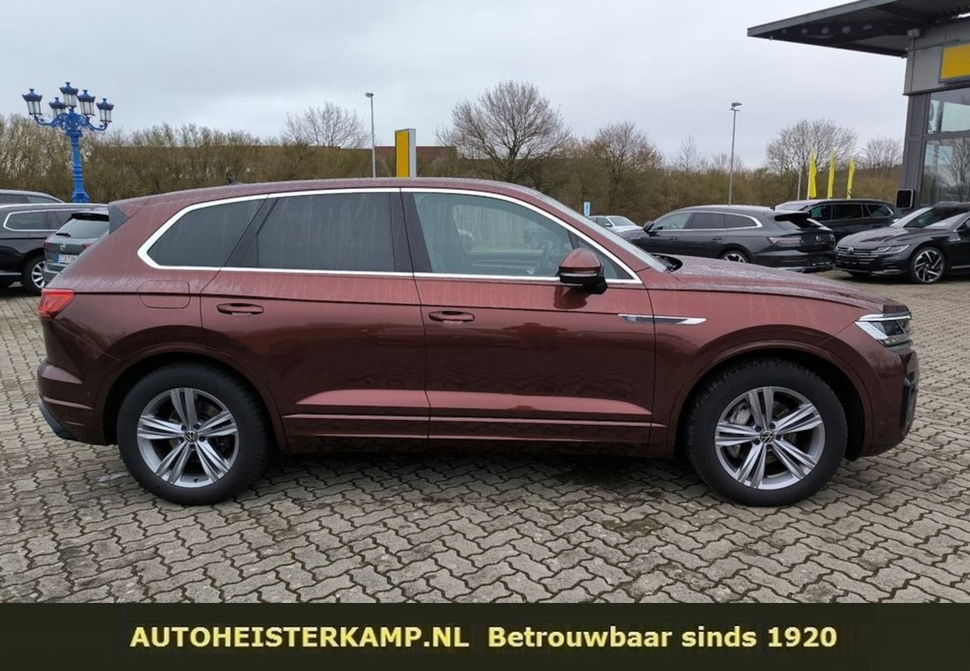 Volkswagen Touareg - 3.0 TDI R-Line ACC Luchtvering Comfortstoelen Trekhaak - AutoWereld.nl