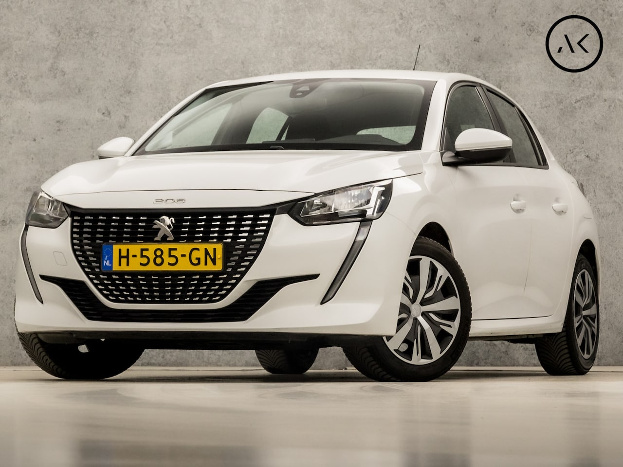 Peugeot 208 - 1.2 PureTech Sport (APPLE CARPLAY, GROOT NAVI, DAB+, SPORTSTOELEN, CRUISE, PARKEERSENSOREN - AutoWereld.nl