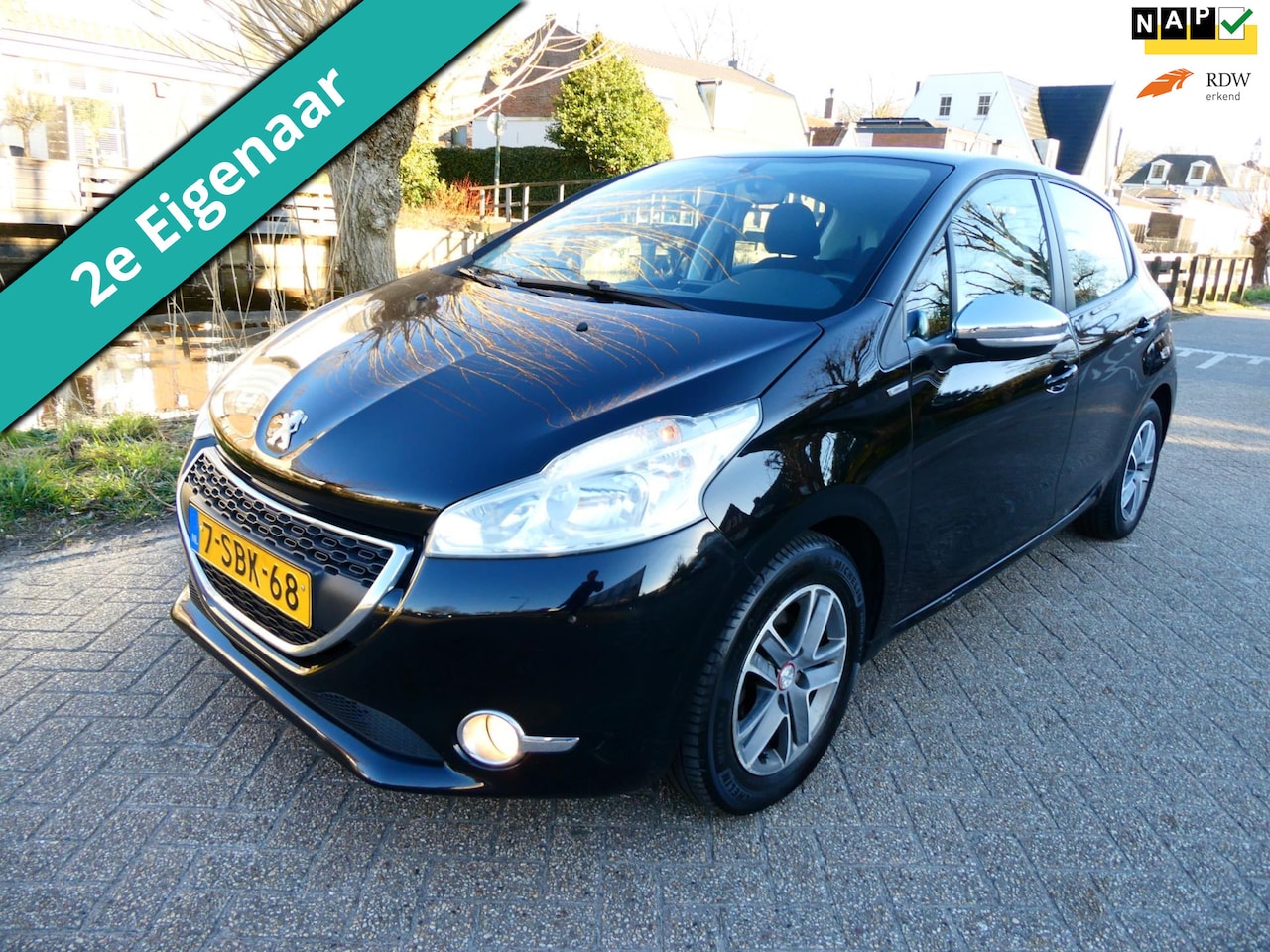 Peugeot 208 - 1.2 VTi Urban Soul 5-deurs Airco Cruise Navi 2e eigenaar - AutoWereld.nl