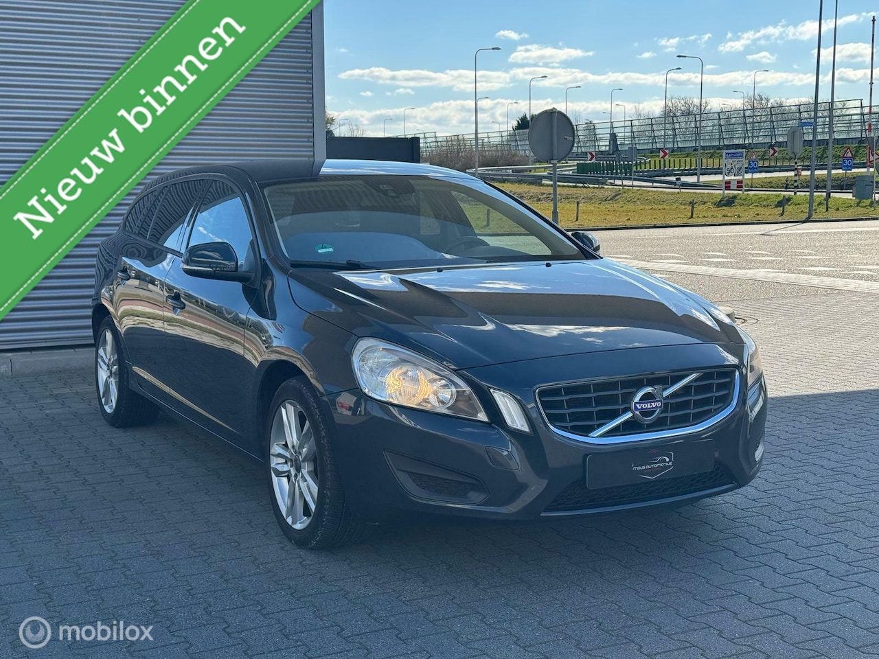 Volvo V60 - 2.0 D3 Summum 2.0 D3 Summum - AutoWereld.nl